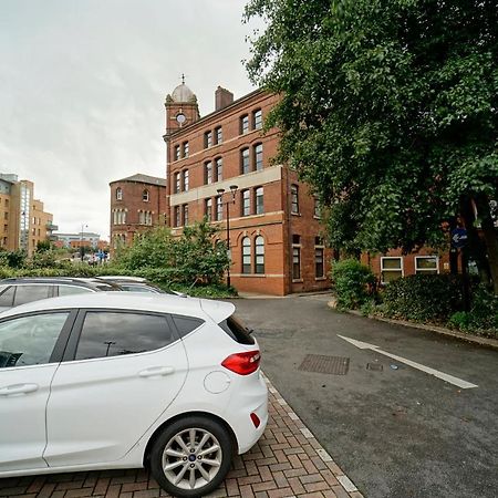 Spacious 2 Bedroom City Centre Apartment リーズ エクステリア 写真