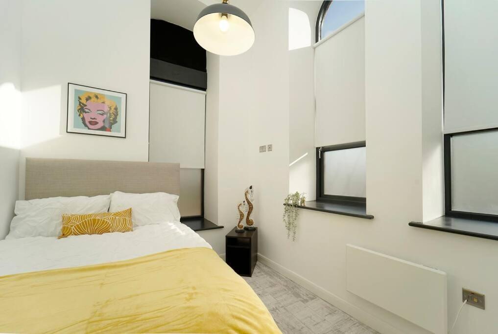 Spacious 2 Bedroom City Centre Apartment リーズ エクステリア 写真