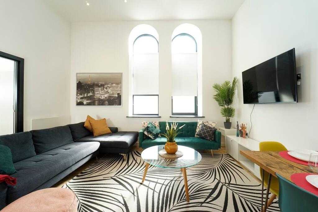 Spacious 2 Bedroom City Centre Apartment リーズ エクステリア 写真